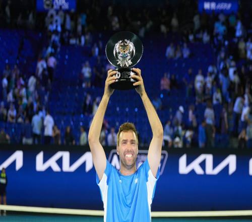 業(yè)余球手奪一球致勝冠軍！高芙貢獻(xiàn)名面，周杰倫球都沒(méi)碰到就出局