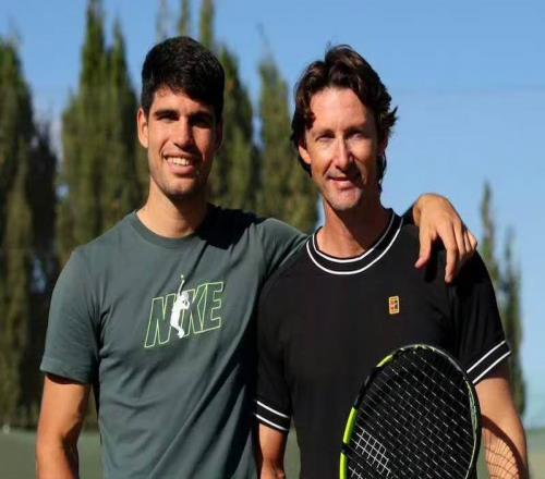 阿卡与费雷罗分手原因引发四重猜测，马卡报称新合约教练大幅降薪