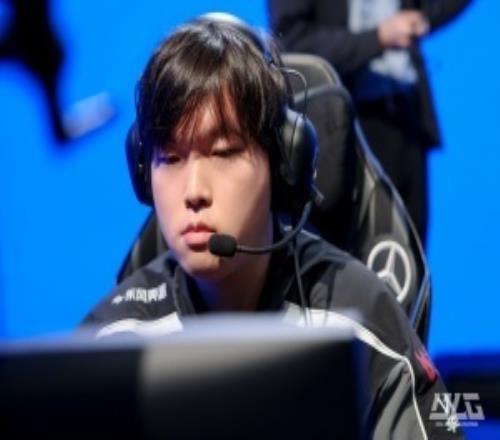 热搜要害我Bin哥啊!BLG不敌TES后Bin16强退役冲上热搜第二