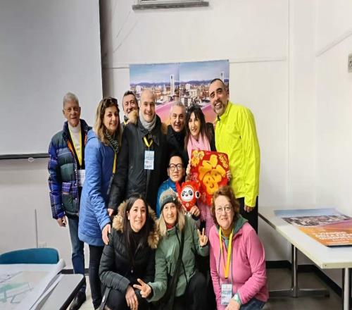 連線米蘭冬奧會(huì)上的中國火炬手：我親吻了奧運(yùn)火炬