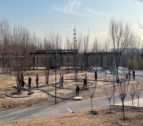 溫榆河公園“寵粉聽勸”：爆火的四驅車賽道升級新增“高架橋”