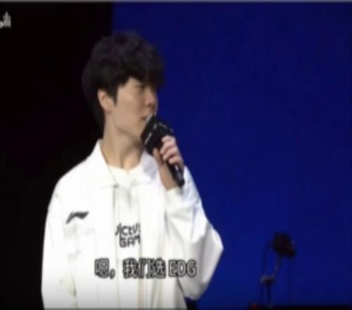 Rooike：聽教練上次三比零拿下Xiaohao：這次展示什么叫騎士禮