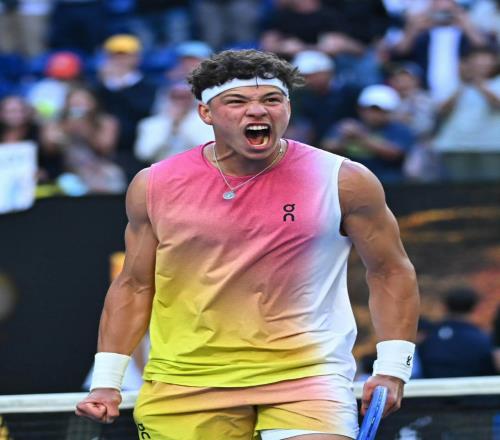 馬德里不思議！眾多名將早淘汰，辛納首戰(zhàn)即丟盤！