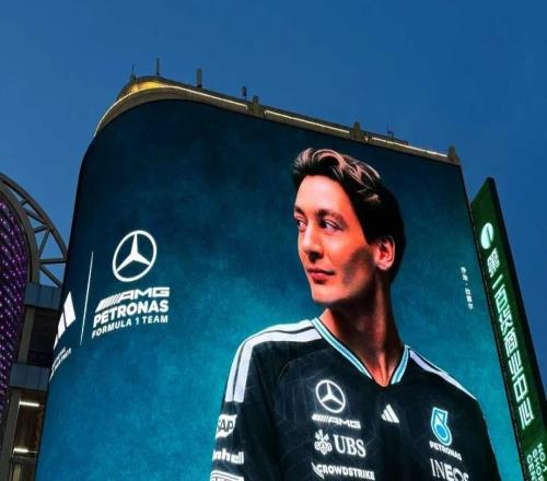 “逛超市都能遇到世界級車手”，這幾天的上海成了“F1痛城”