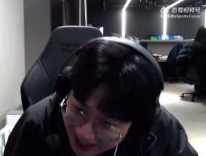 中國富婆的鈔能力！Zeus直播學中文：解解窩愛泥