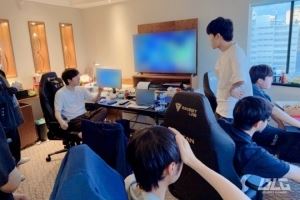 BLG分享隊員訓(xùn)練返圖：摒除雜念，認(rèn)真練習(xí)！