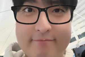 戰(zhàn)勝I(mǎi)G后NIP上單HOYA曬照：大家過(guò)年快樂(lè)