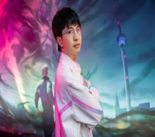 新队友来咯Elk微博上线关注了WBG和小虎、Zika、jiejie、Erha