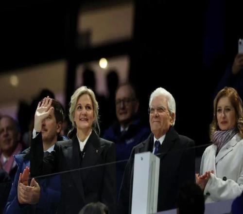 第二十五屆冬奧會(huì)在意大利米蘭開(kāi)幕