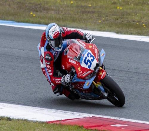 WSBK匈牙利站正賽次回合，張雪機(jī)車車手德比斯退賽