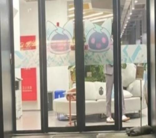 BLG粉丝狂喜！爆料人：Bigwei离队新教练都知道了想找丹妮