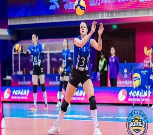 深一度金牌教頭贏回冠軍榮耀，上海女排用獎(jiǎng)杯開啟復(fù)興