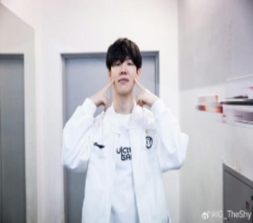 媒体人聊IG全员发博：Wei换Jiejie对队伍挺正确S赛可能都靠IG了