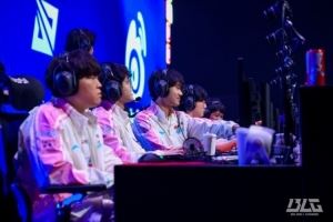 BLG發(fā)布戰(zhàn)勝WBG賽場返圖：初心如磐，精進(jìn)不止