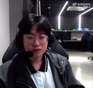 Zeus回复弹幕快去帮我们把老公抓回来吧：到贤哥确实是老公没错这个真拦不住啊