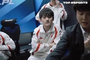 狀態(tài)有點火熱??！JackeyLove全面壓制GALA，兩局拿下12514數(shù)據(jù)