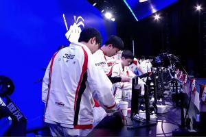 333！369三局表現(xiàn)拉完了，對線失智送頭，團(tuán)戰(zhàn)逛街沒作用！總戰(zhàn)績115！