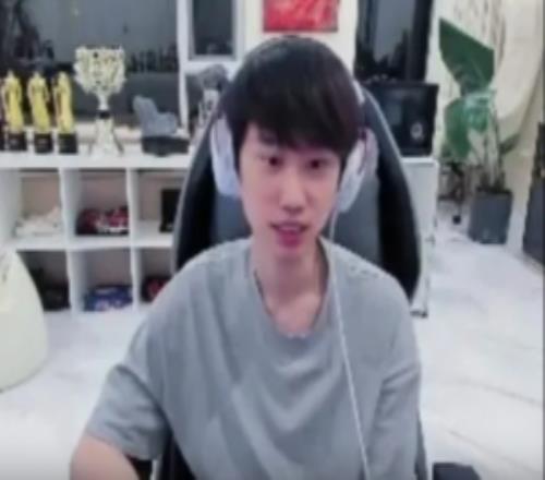 Doinb：我肯定希望哥哥一直打的啊，明年還要靠二路吃飯的啊