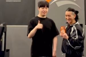 頭發(fā)將傳來(lái)“噩耗”健身教練分享Kanavi合影及運(yùn)動(dòng)動(dòng)態(tài)