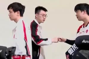 百萬撤離令人羨慕吧友們?nèi)绾卧u(píng)價(jià)Wayward羨慕naiyou假賽卻百萬撤離