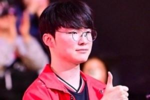 韓媒：Faker當(dāng)選“2026韓國第一品牌大獎(jiǎng)”電競選手部門獲獎(jiǎng)?wù)? />
<div   id=