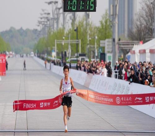 王文杰在北京刷新國內(nèi)男子半馬最好成績