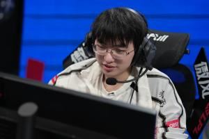 大師又培養(yǎng)了一個(gè)神！Flandre鱷魚被新人上單打到穿線兩局被打成2109瘋狂戰(zhàn)績