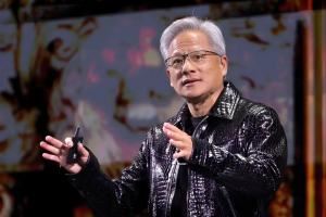 2個月身家縮水超30億美元！黃仁勛跌出全球富豪榜前十