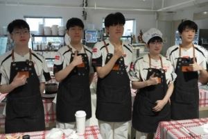 AL選手動態(tài)：歡迎來到熊貓烘焙課堂快來看看誰是最皮學員