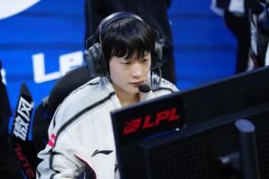 混子or都不選你S15第三賽段起Shanks近27個(gè)常規(guī)賽小局MVP次數(shù)為0