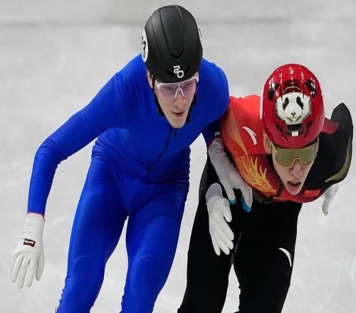 中國(guó)隊(duì)獲得短道速滑混合團(tuán)體接力第四名