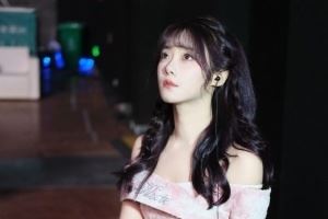 拋棄前男友無(wú)縫銜接宋義進(jìn)粉絲為小鈺發(fā)聲：被綠了還被扒出來(lái)審判