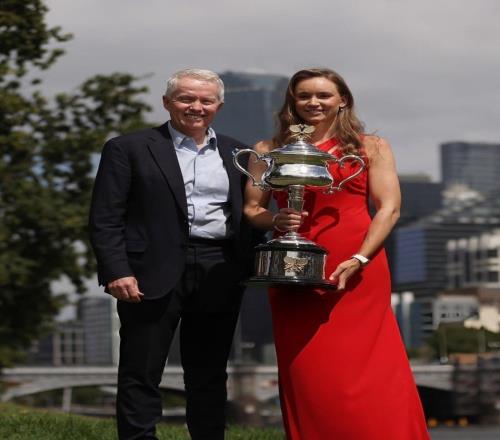 鄭欽文支持五盤三勝稱會(huì)從中受益，王欣瑜戰(zhàn)萊巴獲封多哈最美對(duì)決