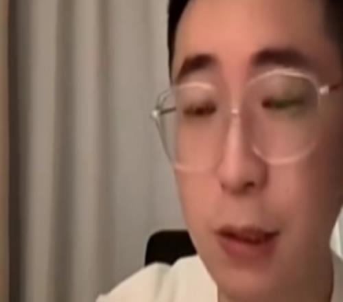 我也不知道啊！王多多：你們老喜歡玩我吃X的梗本來(lái)以為今天穩(wěn)了