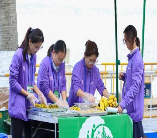 從清晨到日暮，聚焦珠海馬拉松背后的青春力量