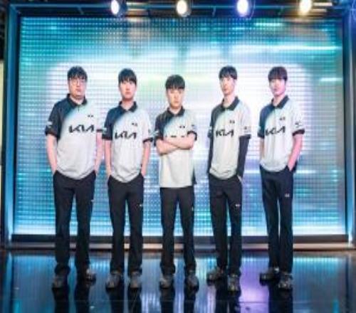 許哥即將破繭！Showmaker僅剩一個Bo5就將殺入S15世界賽