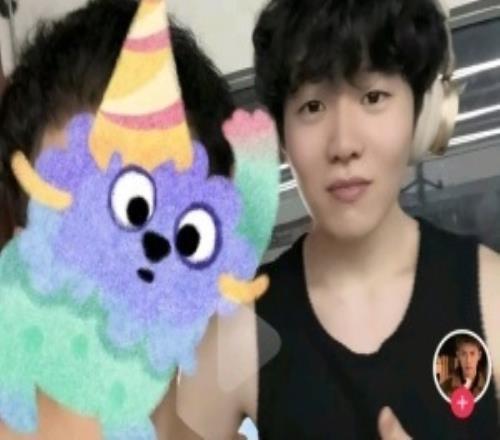 季后赛表现不好是因为肌肉控制脑子网友9月份凌晨3点健身偶遇Rookie