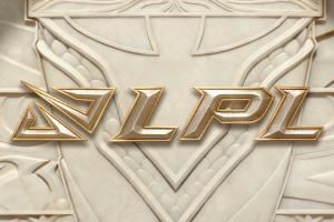 豆瓣爆料：某LPL中單在韓國深夜私會女性友人，還用中文說要與女友分手