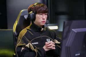 Duro：BFX之前戰(zhàn)勝了T1所以T1和BFX晉級決賽的幾率五五開