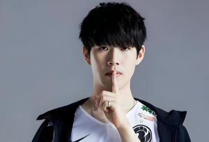 沒有TheShy差這么多iG對陣TES兩場播放量將近50萬去年一場百萬起步