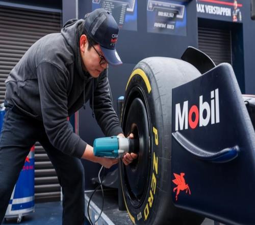 跟著這支車隊(duì)，感受上海城市脈搏