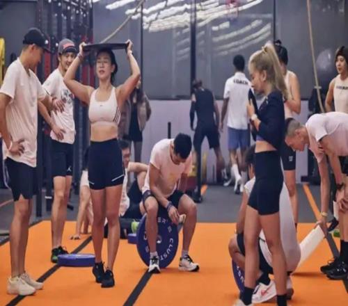 花600多元來“循環(huán)找虐”，又一“中產(chǎn)標配”運動火了