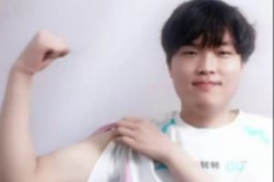 先鋒賽預(yù)熱BinvsDhokla：呦，Bin哥我的肌肉要更大一點(diǎn)