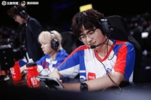 LGD小白熊缺席巔峰之夜說明：早上出現(xiàn)身體不適，目前精心修養(yǎng)