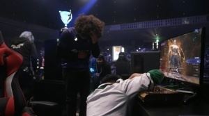 決賽級別的BO5！小孩火舞絲血23惜敗Blaze掉落至敗者組