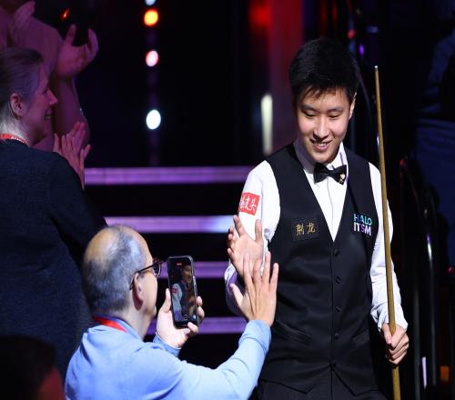 大勝！趙心童職業(yè)生涯第二次擊敗丁俊暉，創(chuàng)雙方交手比分最大差距