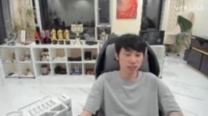 多少Doinb透露自己最火的那幾年幫周邊的朋友賺的錢超過1000個！