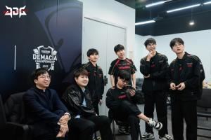 中野兩個(gè)位置被爆下路狀態(tài)奇差JDG本場(chǎng)失利誰(shuí)的問(wèn)題最大