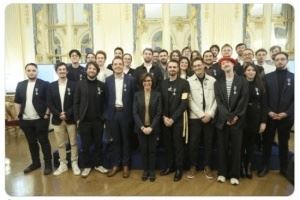 拿到手軟！《光與影》團隊獲法國文化部藝術與文學勛章