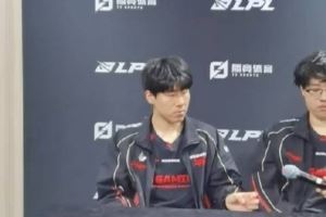 GALA：感覺WBG下路發(fā)揮挺好的，把他們組合優(yōu)勢的地方都打出來了